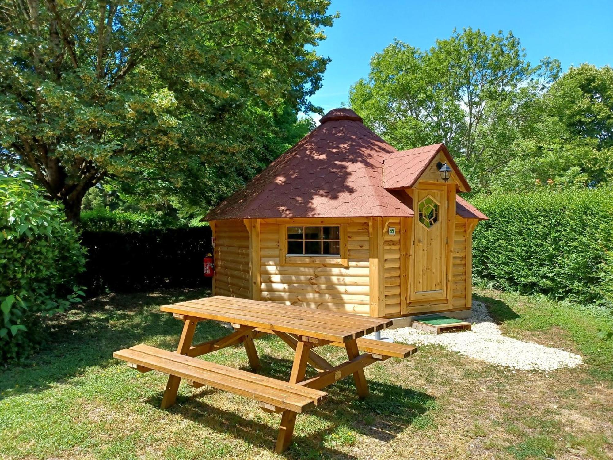 Camping Le Vallage Attigny Buitenkant foto