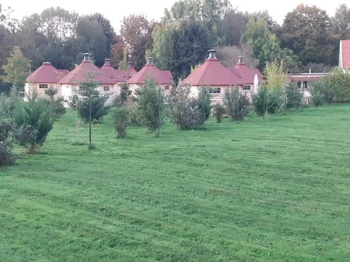 Camping Le Vallage Attigny Buitenkant foto